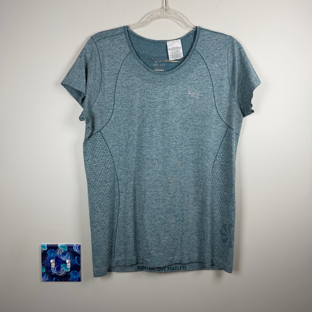 Nike Dri Fit Reflective Scoop Neck Pinwheel Workout Compression Shirt Women’s XL